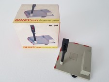 DINKTY TOYS FEUX TRICOLORES LUMINEUX 594