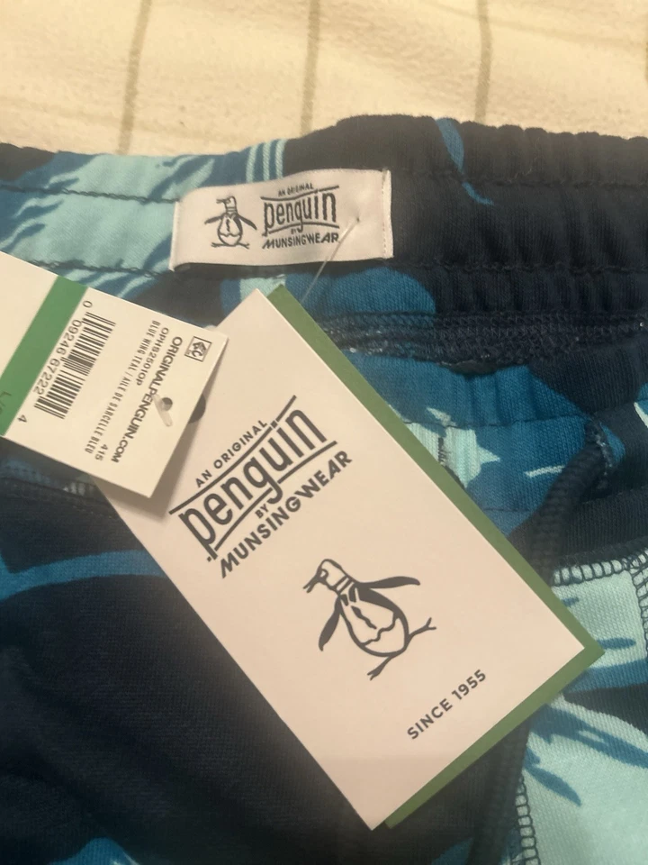 Penguin Since 1955 Men’s Shorts Dark Blue Floral Print Size [L] - Image 3 of 4