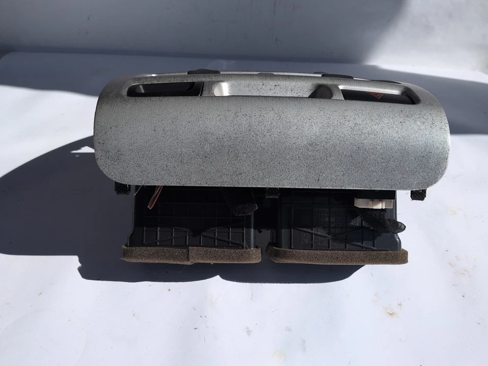 Reloj plateado Kia Sportage 2005-2009 tablero central radio bisel control CA ventilación aire Foto 3 de 4