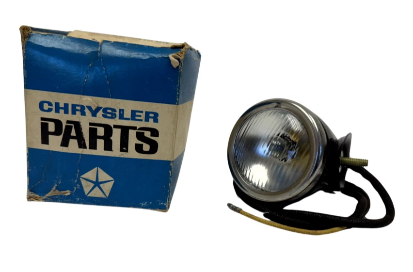 Dodge Truck WM-300 1956-1969 Power Wagon lámpara de capó derecho 1567150 nuevo en stock Foto 2 de 4