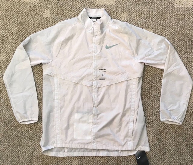 light reflective jacket nike