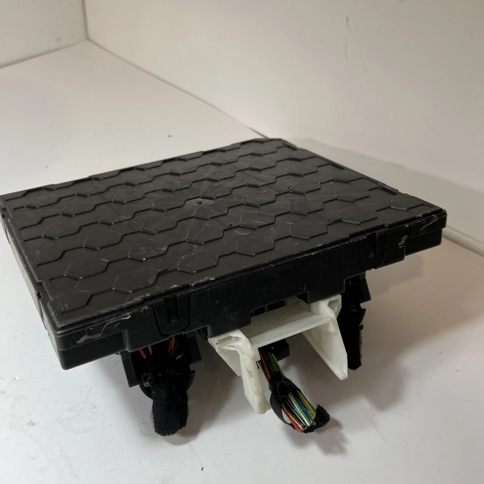 Volkswagen Golf 2017 módulo de control de carrocería BCM 5Q0937087AN OEM Foto 4 de 4