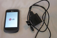 LG 305C Tracfone WiFi Smartphone MP3 (Works)