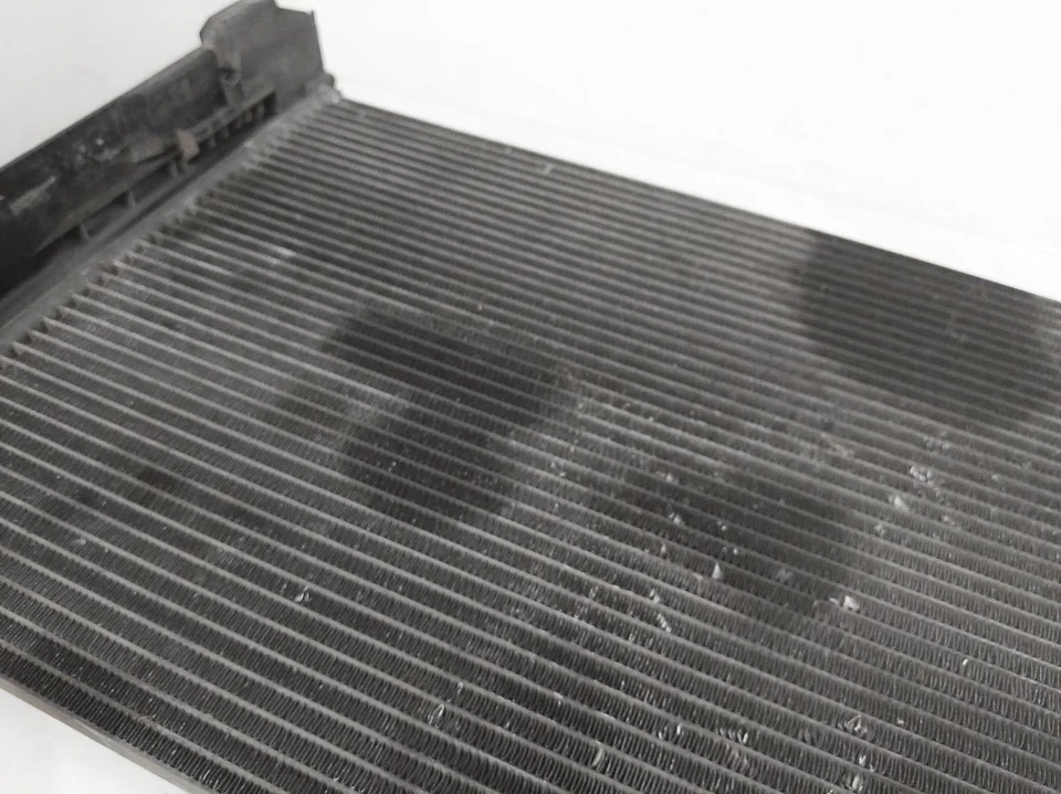 2006 Bmw 330I Ac A/C Air Conditioning Condenser 64-53-9-229-022 64-53-6-930-040 - Image 3 of 4