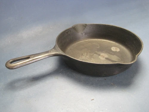 Antique Griswold # 5 Double Spout Skillet Fry Pan 724M Cast Iron