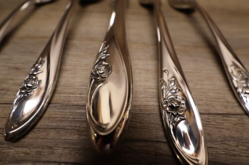 Towle 1960 Sculptured Rose Sterling silverware set 45 pc Flatware set - Picture 3 of 19