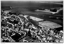 44 LE CRUZIC - general aerial view of the port, the jetee and pen bron
