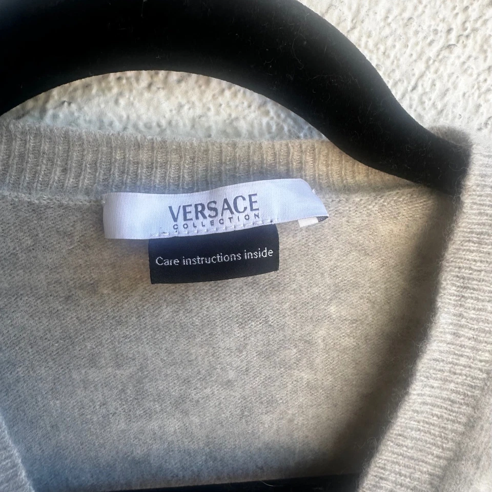 VERSACE коллекции серый вышитый v-образным вырезом свитер унисекс повседневный роскошь - Изображение 2 из 4