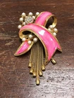 VTG RARE HATTIE CARNEGIE PINK ENAMEL, MILK GLASS BIDS & CLEAR RHINESTONES BROOCH