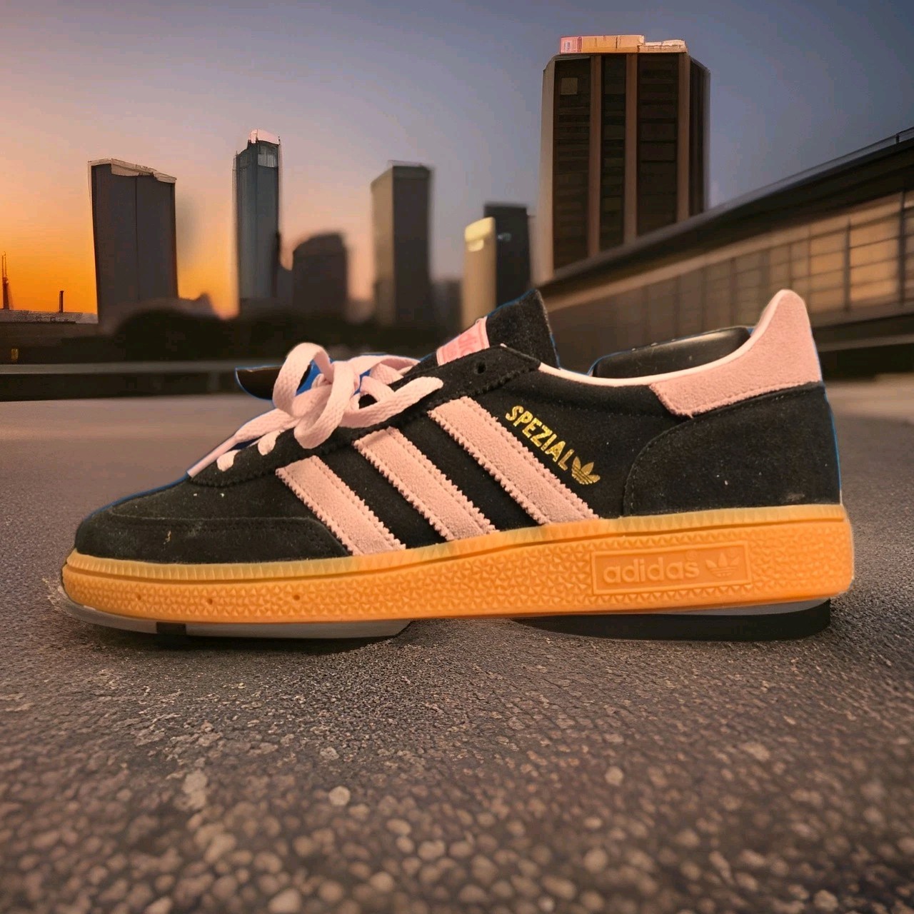 Women's Adidas Originals Handball Spezial - Black/Pink/Gum IE5897