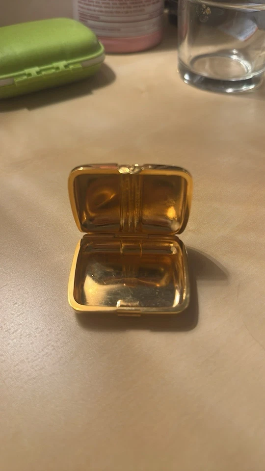 Pastillero vintage de metal Gucci Italia Foto 3 de 3