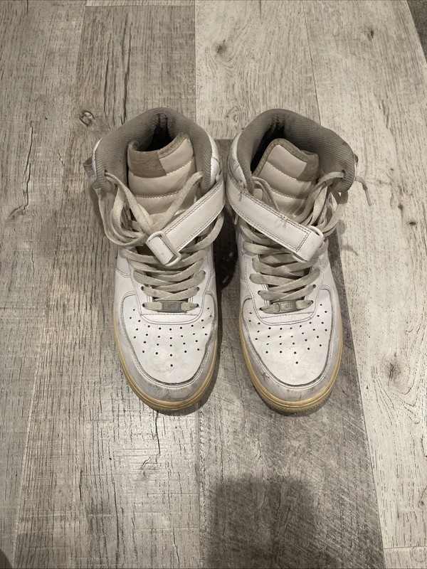Nike Air Force 1 Mid, a classic high-top Size 11