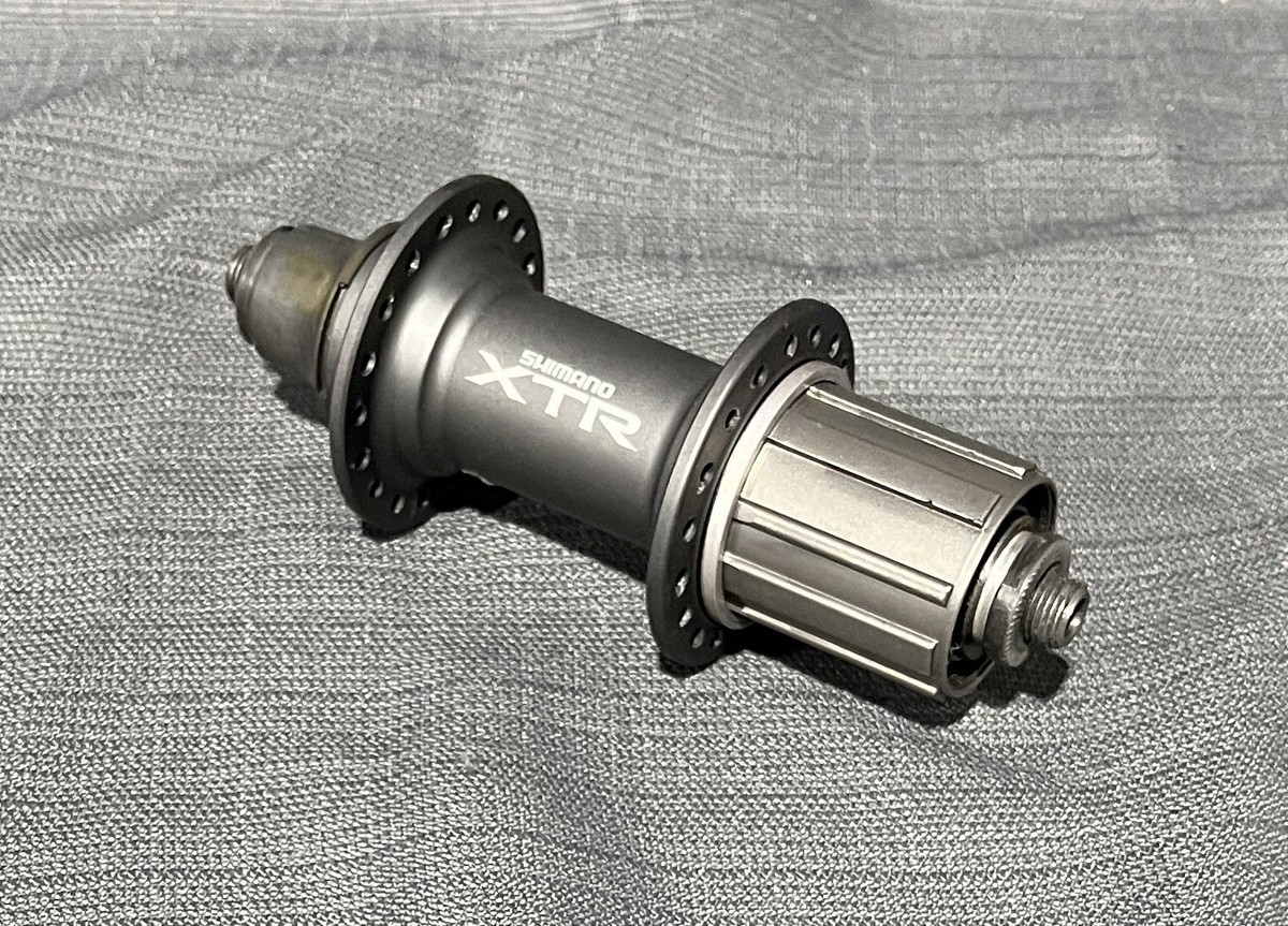 shimano XTR M950 ハブ　28H shimano XTR M950 ハブ28H