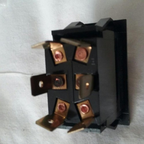 LUZ DE VENTANA SPST/SPDT ON-OFF-ON ROCKER ROJO 18V - Imagen 3 de 3