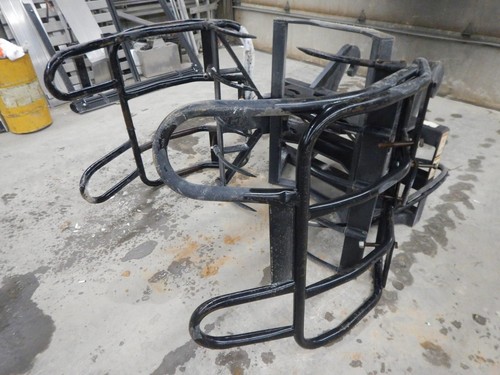 CATERPILLAR, BALE GRABBER Attachments - Bale Grabbers / Handlers