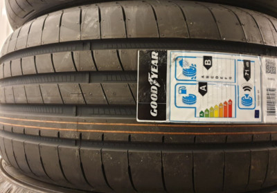 2x Goodyear Eagle Asymmetric 3 205/45 ZR18 XL 90V Autoreifen 205 45 18 2054518 B+A