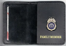 DEA Family Member Wallet w/1-Inch Antique Mini Pin from the Quantico Gift Shop