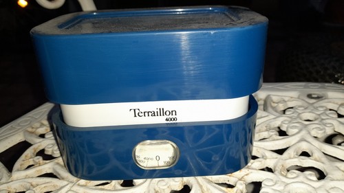 OLD KITCHEN SCALE TERRAILLON 4000 BLUE AND WHITE 1970 MADE IN FRANCE