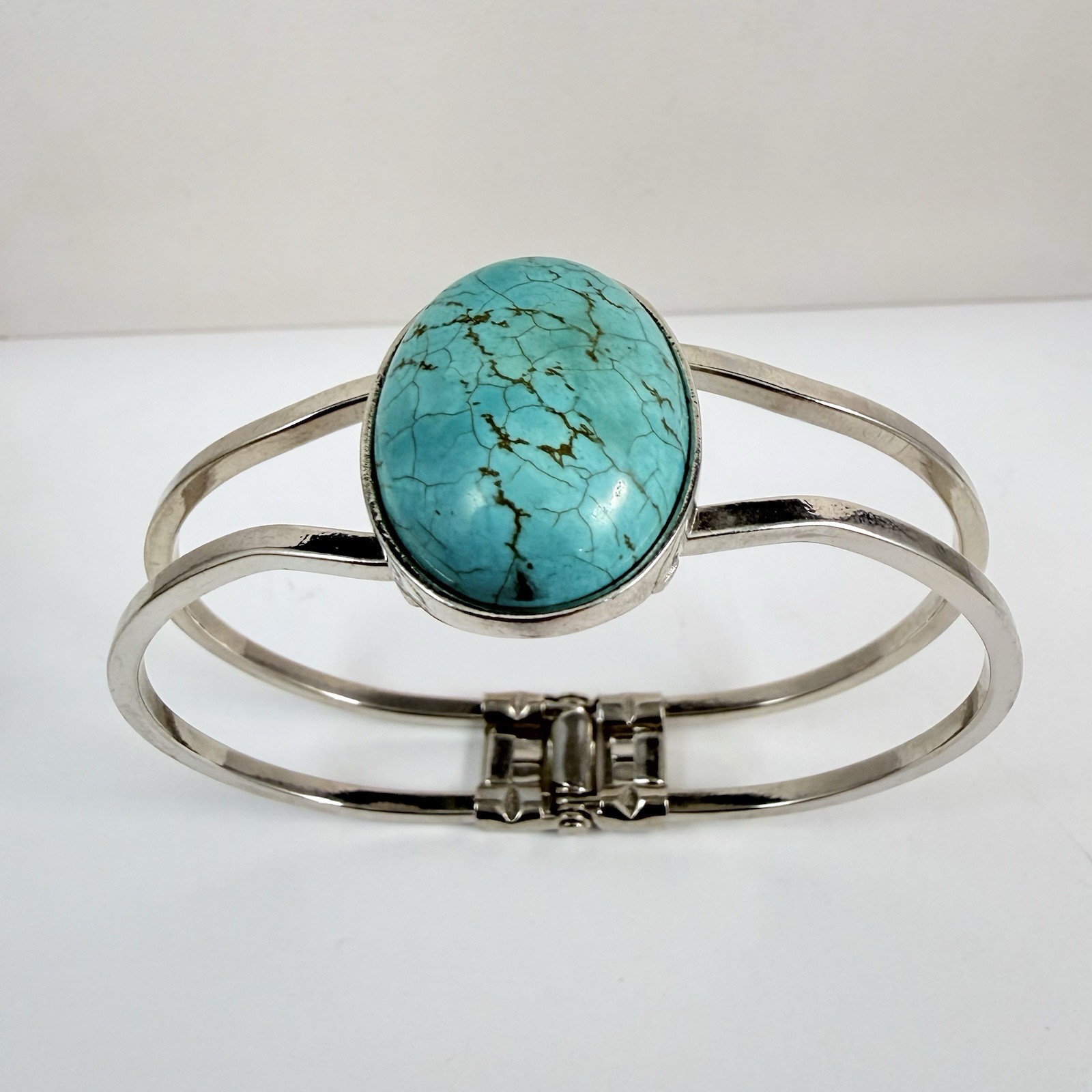 Vintage Faux Turquoise Dyed Howlite Silver Tone Clamper Bracelet