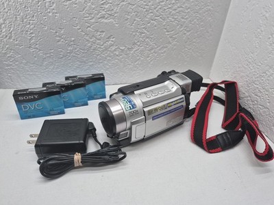JVC Digital Video Camera GR-DVL220U 700x Digital Zoom 520 Lines Of Resolution