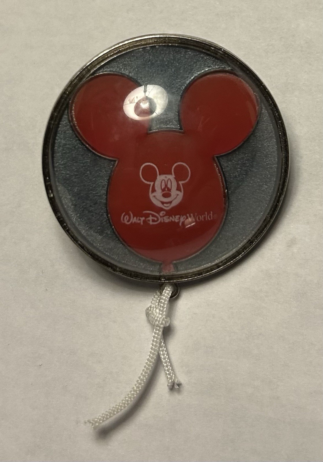 Disneyland - Mickey Mouse - Red Balloon - Dome 3D String Pin