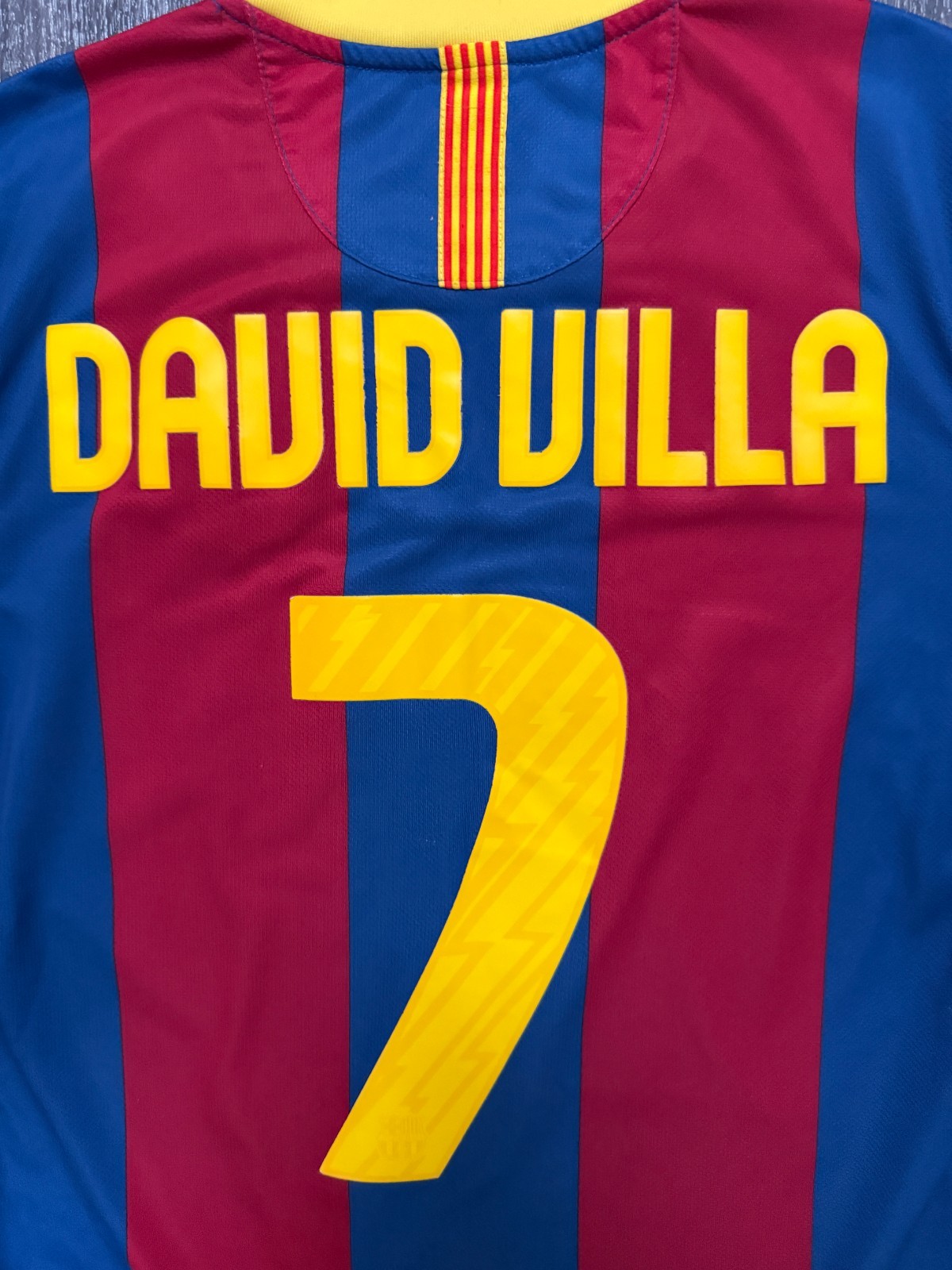 Original Nike Barcelona 2010/2011 Home Shirt DAVID VILLA 7 Mens Medium