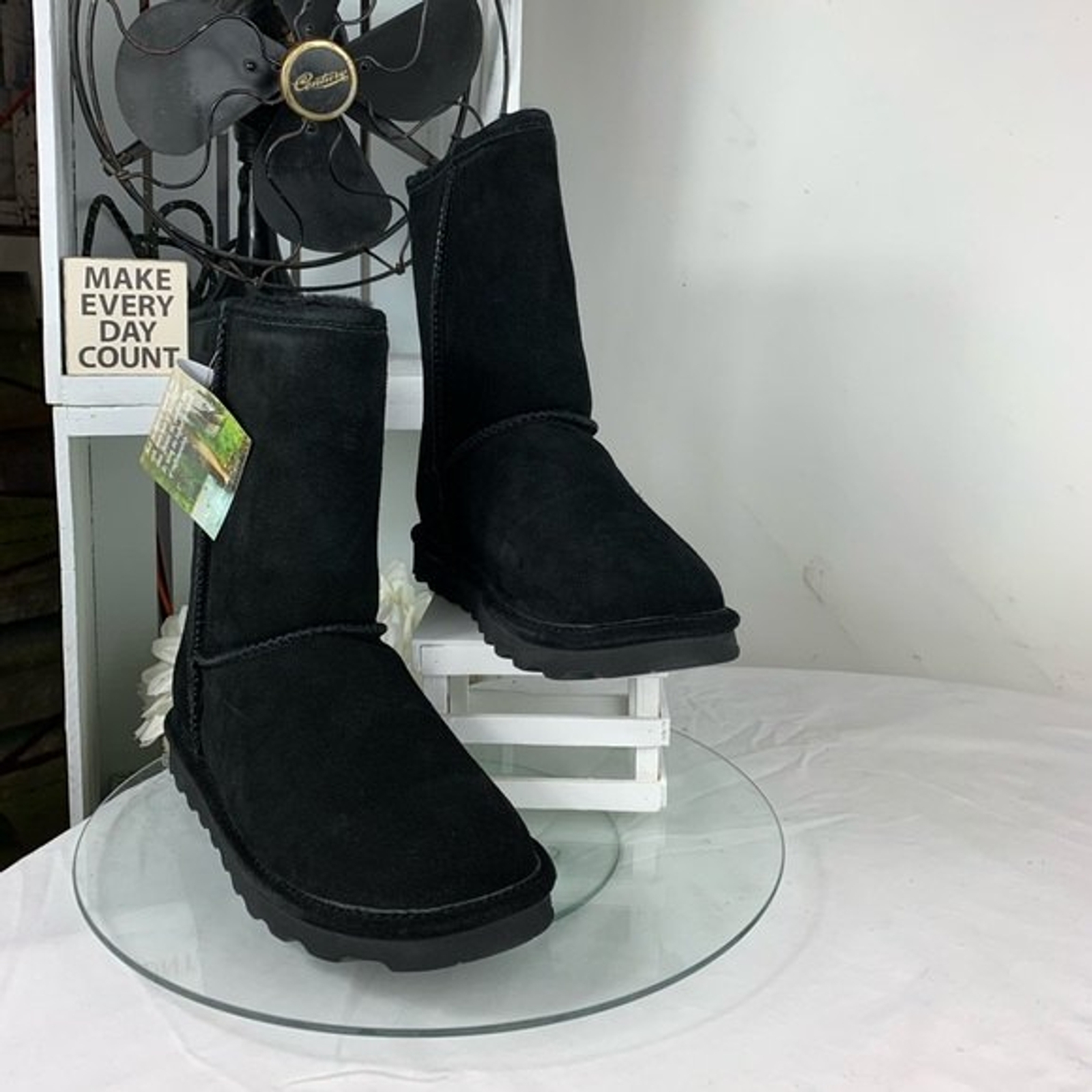 BearPaw Elle Short Wide Womens Boot 