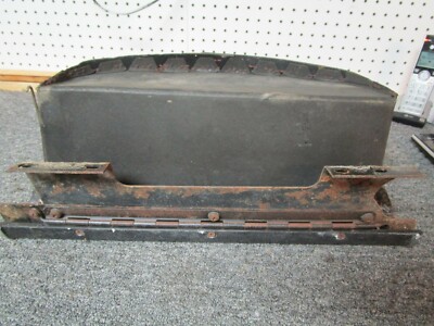 Porte Boîte à Gants Tableau De Bord Corvette 1966-1967 - Pièce GM NOS (New Old Stock) Neuve