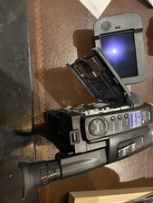 JVC Videomovie Model GR-AXM4U Compact VHS Camcorder W Geneva Camera Bag Untested