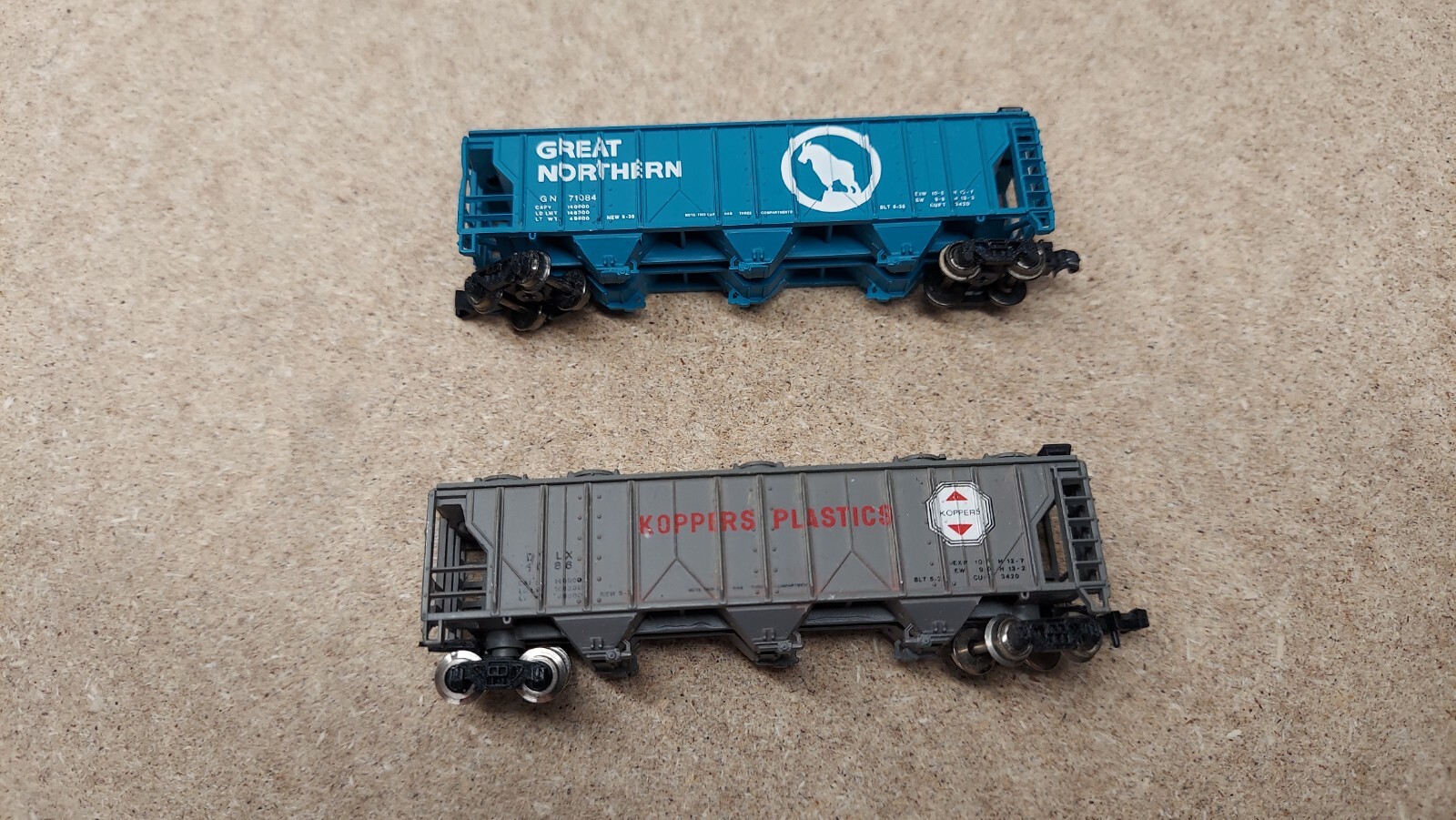 N Scale Freight Car Parts Lot 15 Freight Cars Cabooses Boxcars