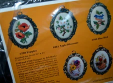 Vintage The Creative Circle Embroidery Kit & Frame POPPIES #0759 1983  NOS