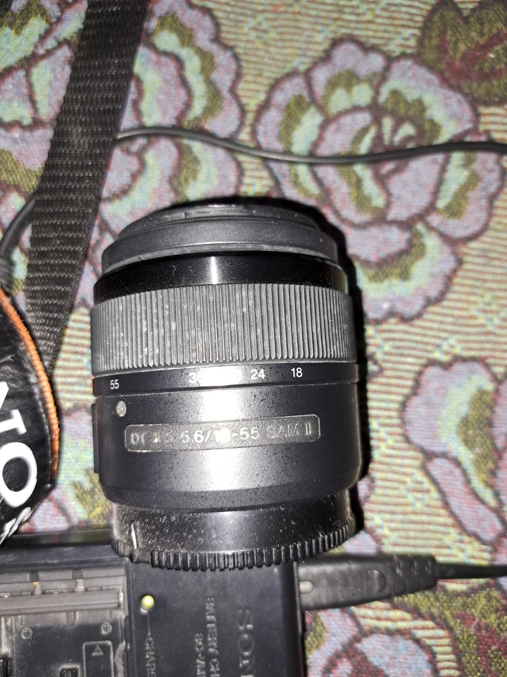 Sony Alpha 58, photo 1 of 5