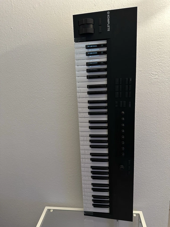 Never Used Native Instruments Komplete Kontrol A61 Keyboard MIDI - Bild 2 von 4