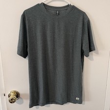 Vuori Men’s Strato Tech Tee Moisture Wicking Workout T-Shirt Heather Gray Medium