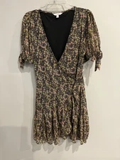 LC Lauren Conrad Dress Size Small Floral Wrap Short Sleeve Lined Elastic Waist