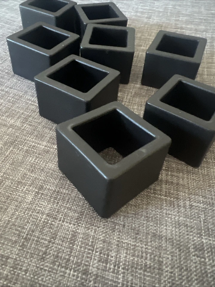 Set Of 8 Napkins Rings black Square With 4 Brown Silk Napkins - Image 2 of 4