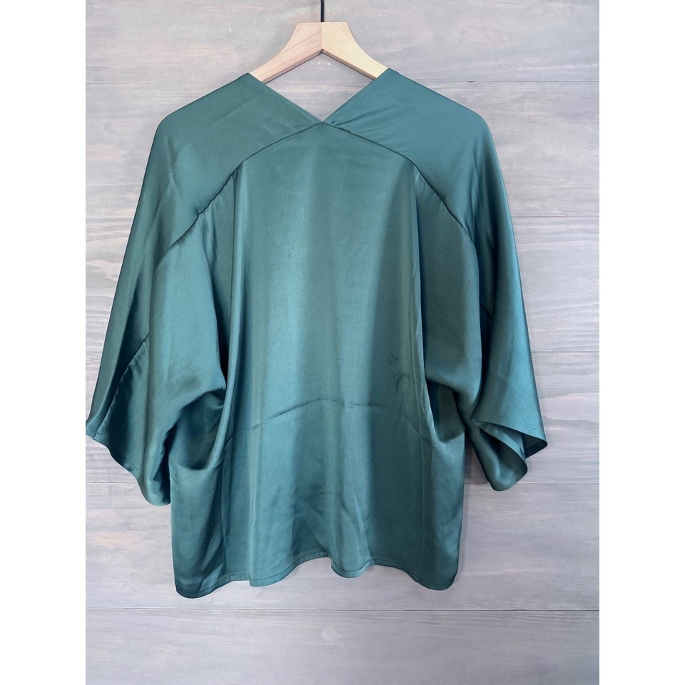 Reset Vault Code R LABEL THE RESET Green V Neck Pullover Blouse Top Shirt Women's Size ...