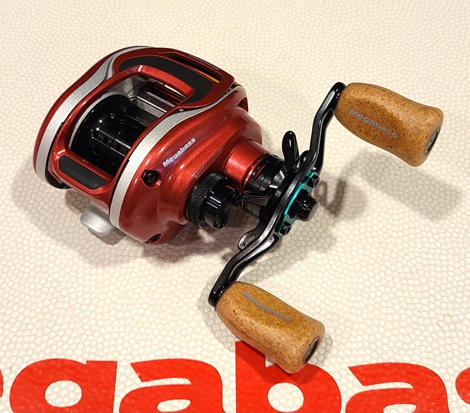 WOW! Megabass FX68L (ROSSA) SP-C Limited Baitcasting Reel  Right Hand New In BOX - Image 3 of 4