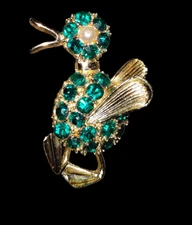 Vintage 1950s Gold Tone Emerald Rhinestone & Faux Pearl Duck Brooch