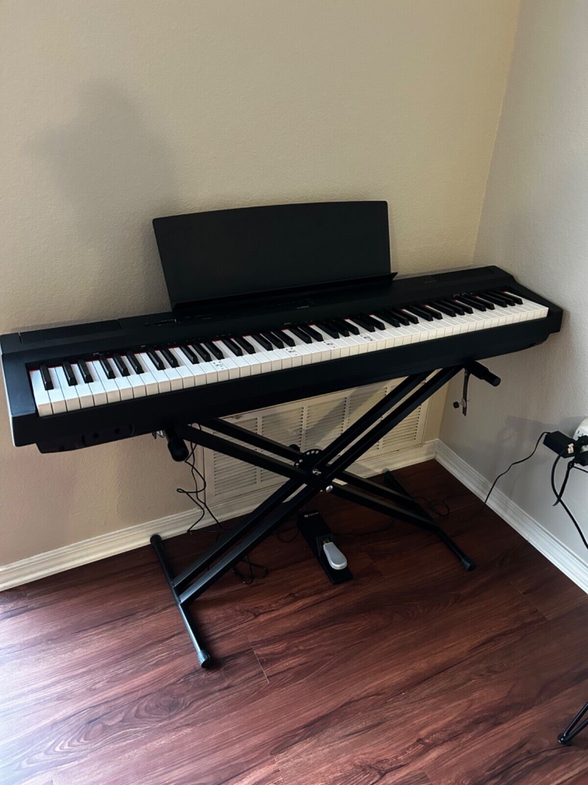 Yamaha p-125 digital piano, Black, 88 Keys, Stand and pedal included in  pricing