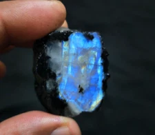 Magnificent Raw 230 Crt Blue Fire Rainbow Moonstone Loose Gemstone For Jewelry