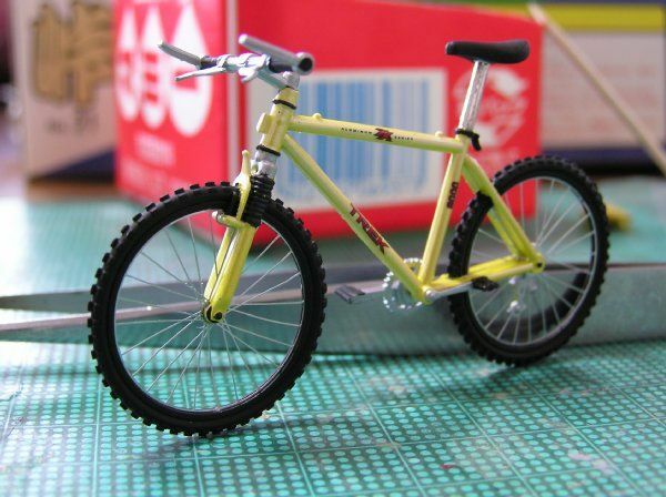 Fujimi 1/24 Plastic model kit Roof BOX & Trek Bike from Japan 9321