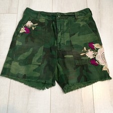 Free People Scout Camo Embroidered Floral Boho High Rise Frayed Army Shorts Sz 0