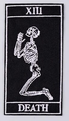 タロットカード「Skeleton Tarot/スケルトン・タロット ※海外製」 Amazon.co.jp: Darkside スケルトン タロットカードデッキ