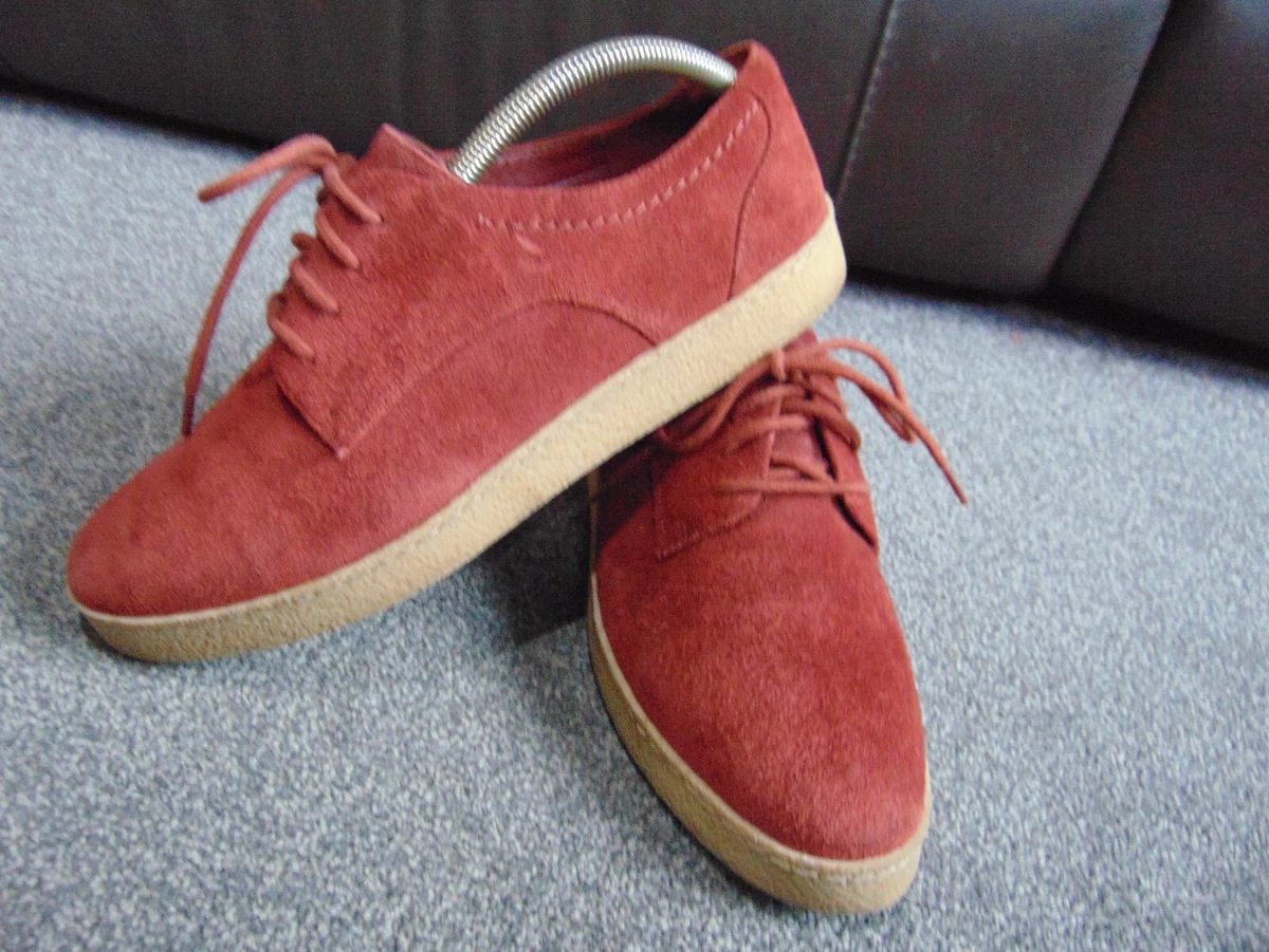 Clarks lola store
