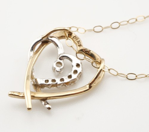 Beautiful 9ct Gold Entwined Double Heart Pendant and Chain - Picture 4 of 5