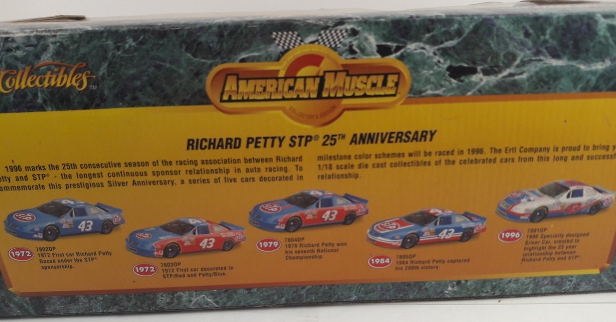 アメリカンマッスル 1/18 Richard Petty STP 25周年記念 Ertl American Muscle Richard Petty STP 25th Anniversary 1/18