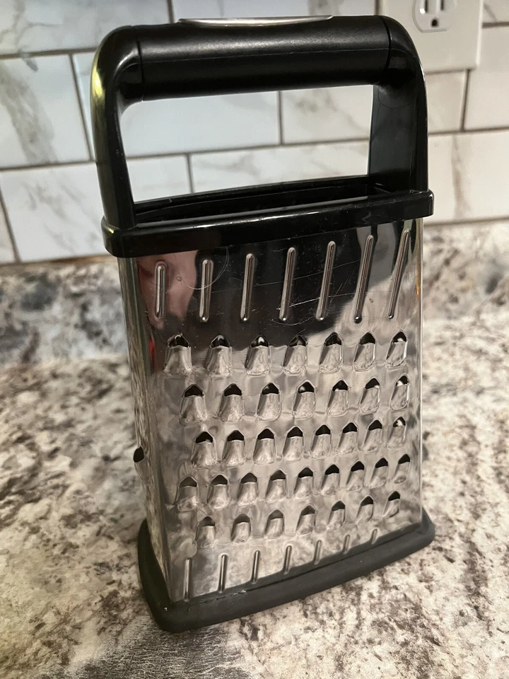 Rallador de caja delgada Farberware con 4 hojas Foto 3 de 4