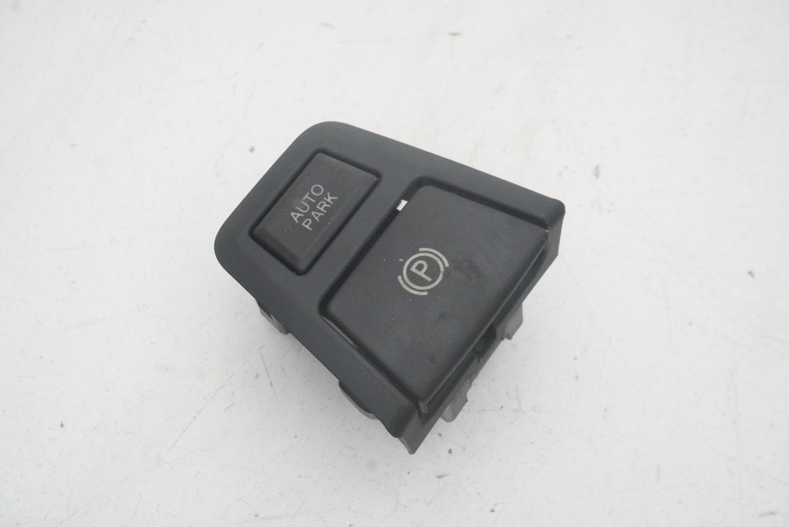 Ferrari California Parking brake switch P/N 72587700