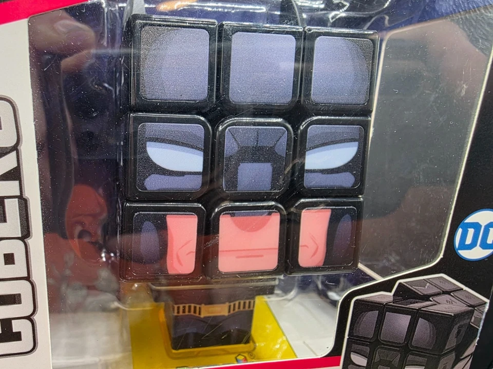 Cubo rompecabezas Rubiks Batman totalmente solucionable para edades 8+ Foto 2 de 4